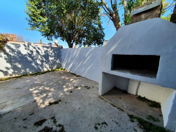 Vendo excelente casa a estrenar, calle Yapeyú 