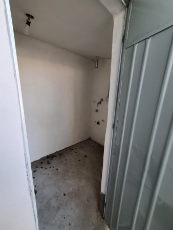 Vendo excelente casa a estrenar, calle Yapeyú 