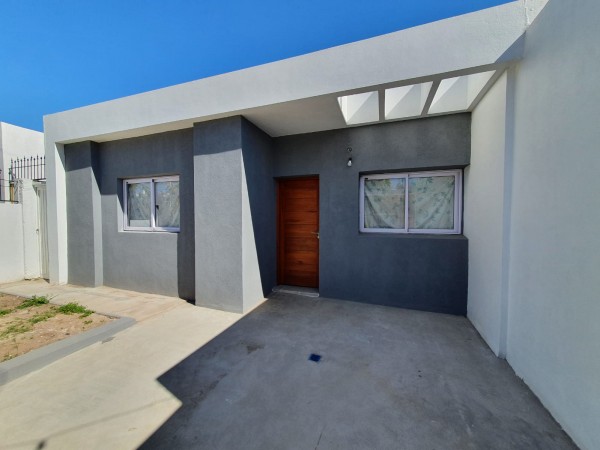 Vendo excelente casa a estrenar, calle Yapeyú 