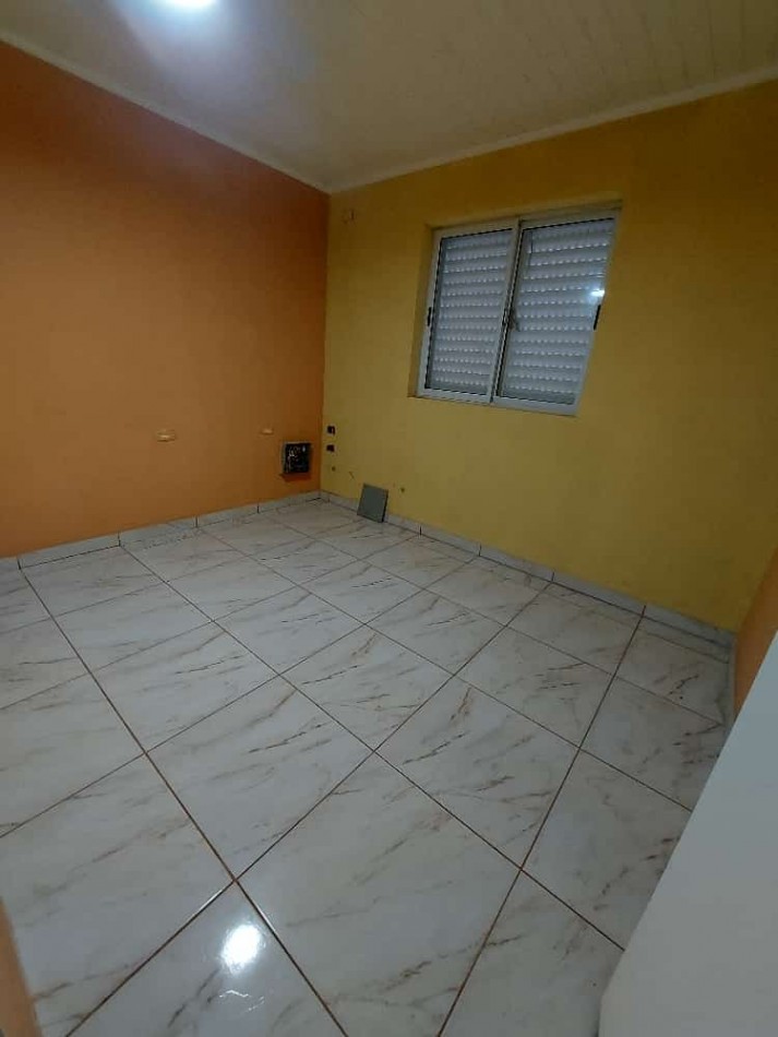 Vendo casa lista para mudarse en San Benito, 3 habitaciones, gran patio con verde