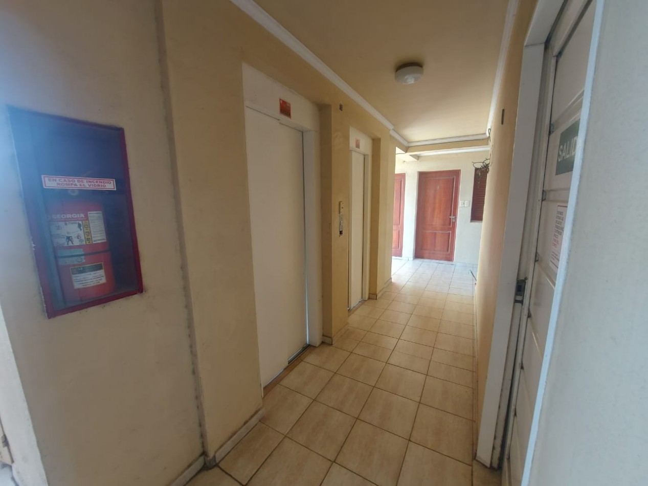 Atencion Inversores, excelente departamento centrico - Vendo