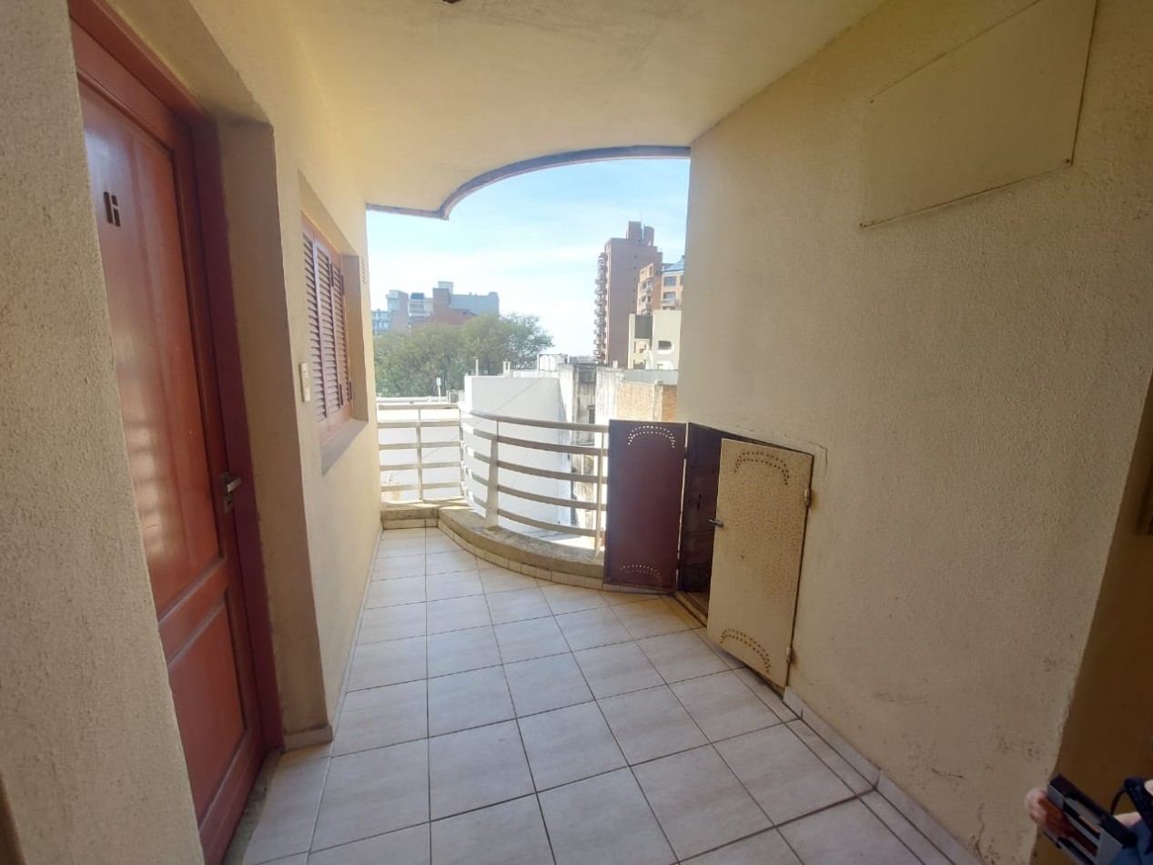 Atencion Inversores, excelente departamento centrico - Vendo