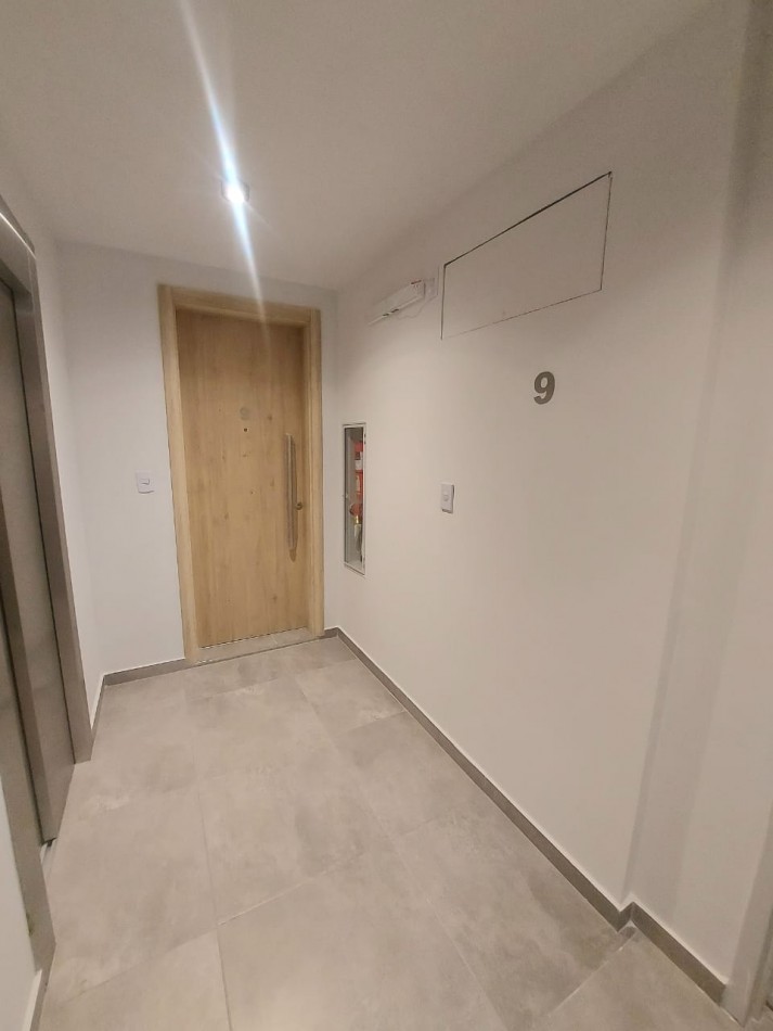 SE VENDE PISO 3 HABITACIONES CON VISTA AL RIO, CALIDAD TORREON