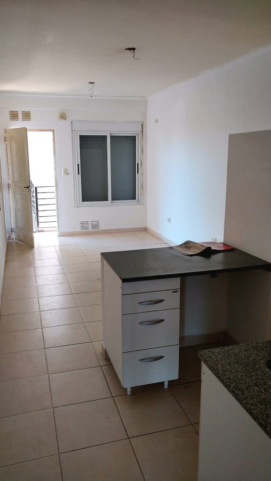 E vende: Departamento 2 dormitorios, alquilado.