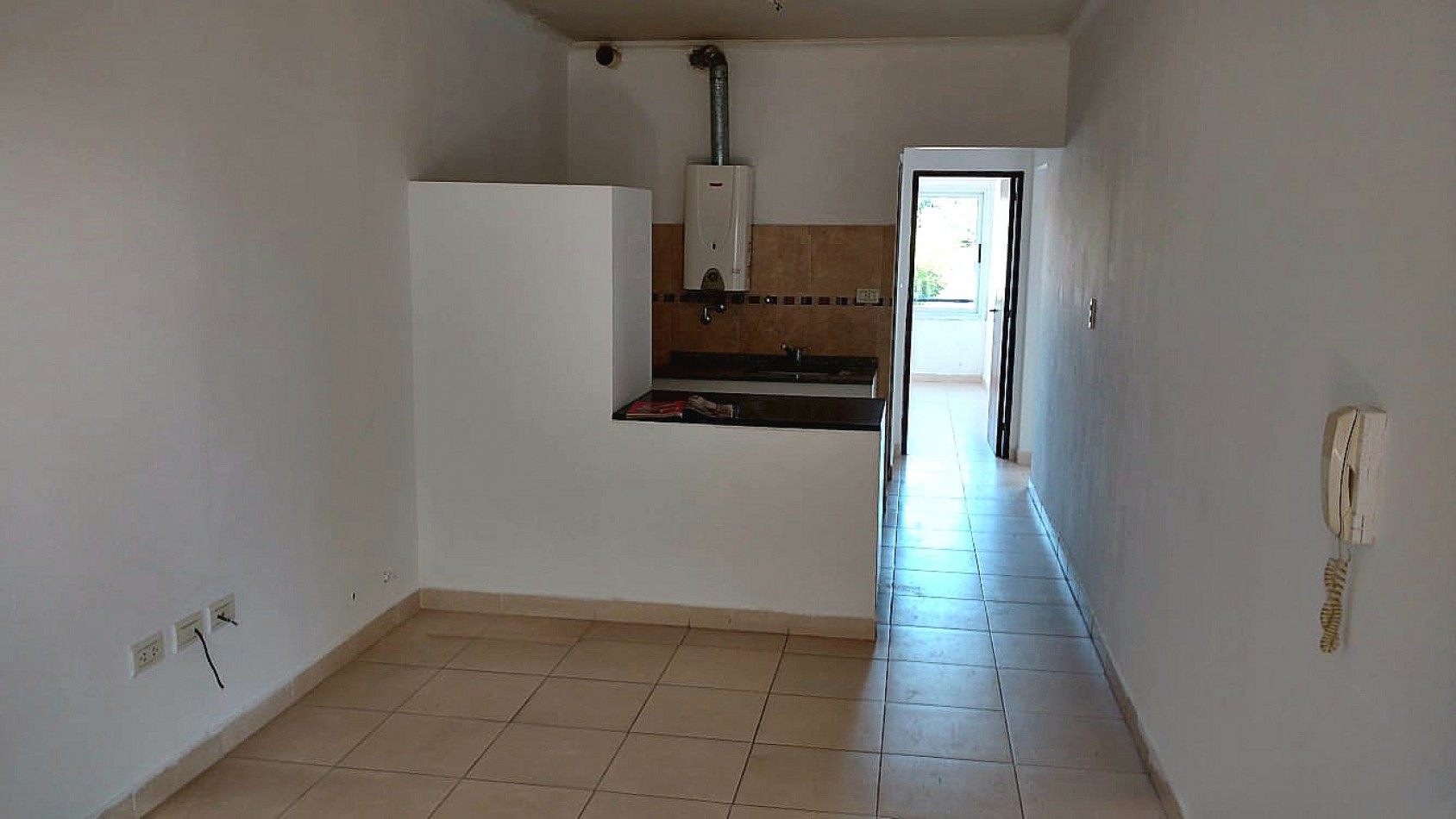E vende: Departamento 2 dormitorios, alquilado.