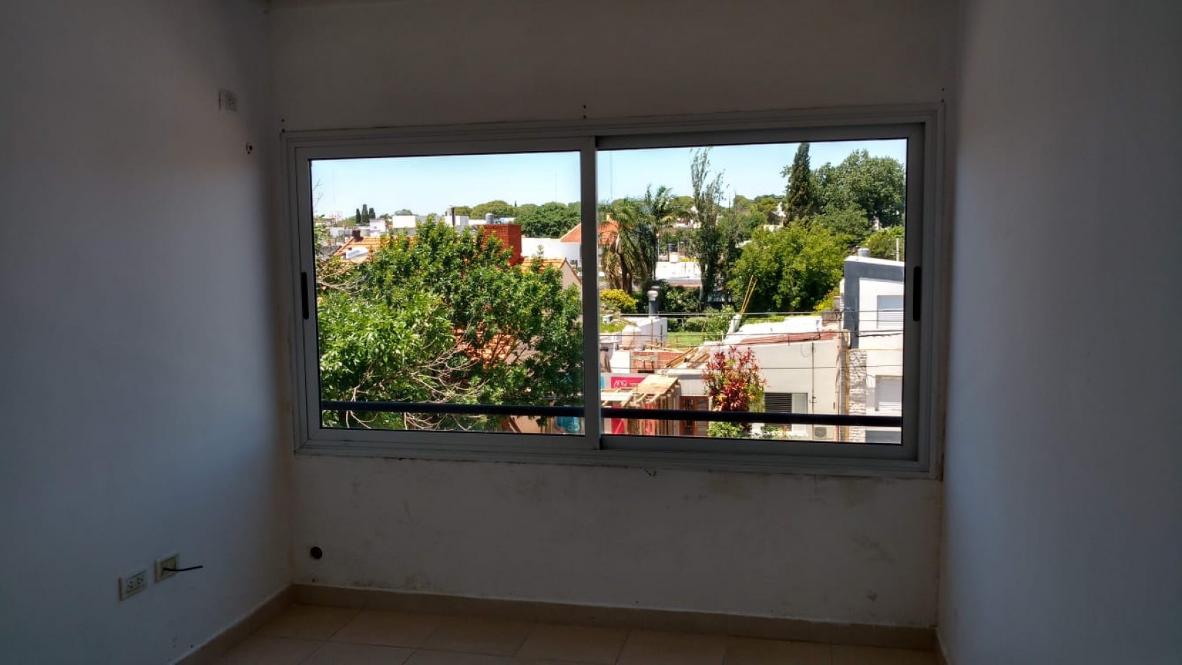 E vende: Departamento 2 dormitorios, alquilado.