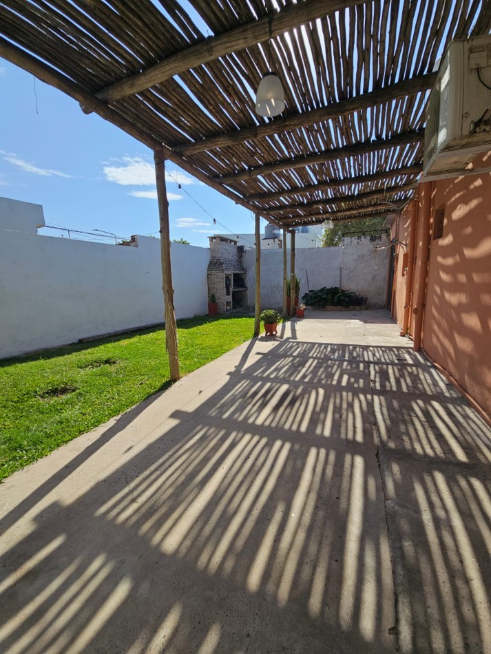 Casa en venta 2 dormirnos, excelente estado.