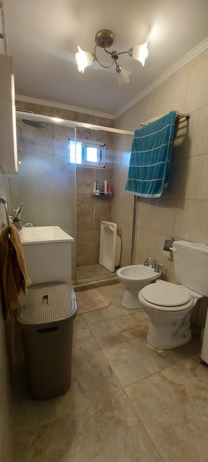 VENDO CASA 2 DORMITORIOS, PATIO VERDE, PILETA, ORO VERDE 