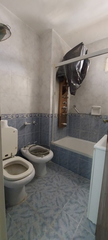 Pellegrini 194. Departamento centrico 2 d y cochera 