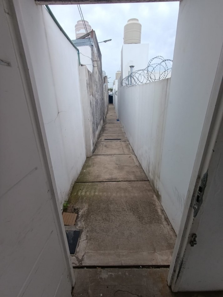 Se alquila casa interna 2 dormitorios, Sud America casi Don Bosco