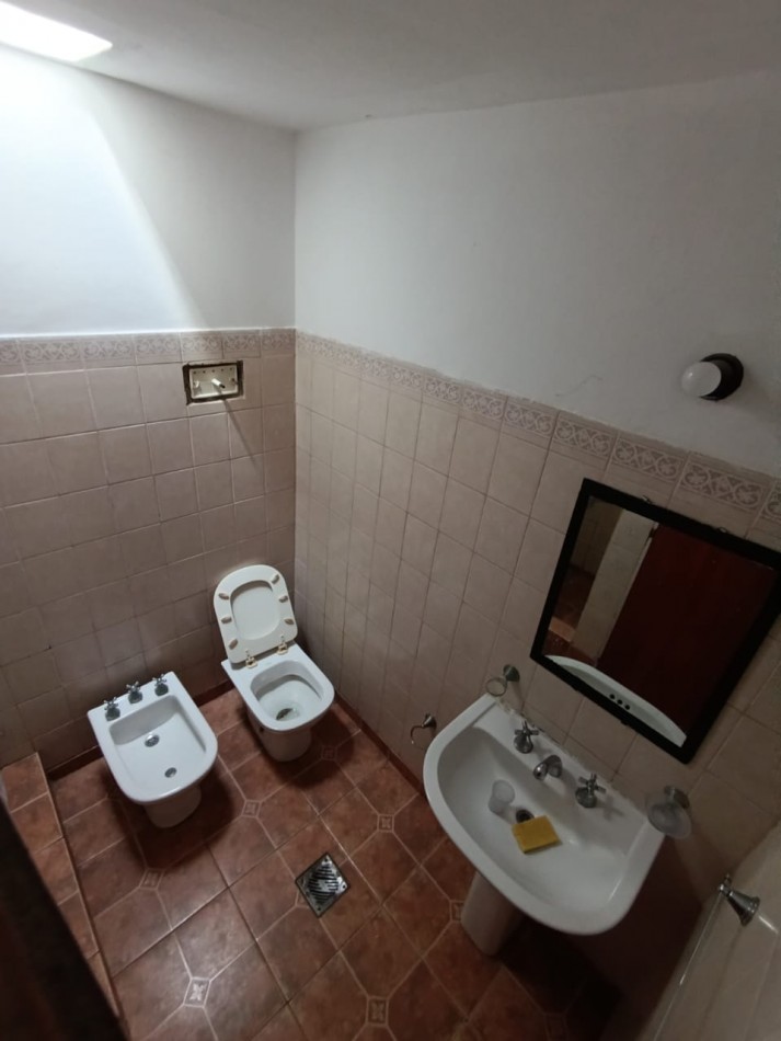 Alquiler casa Dos Dormitorios Sarobe a mts de Av. Ramirez Parana