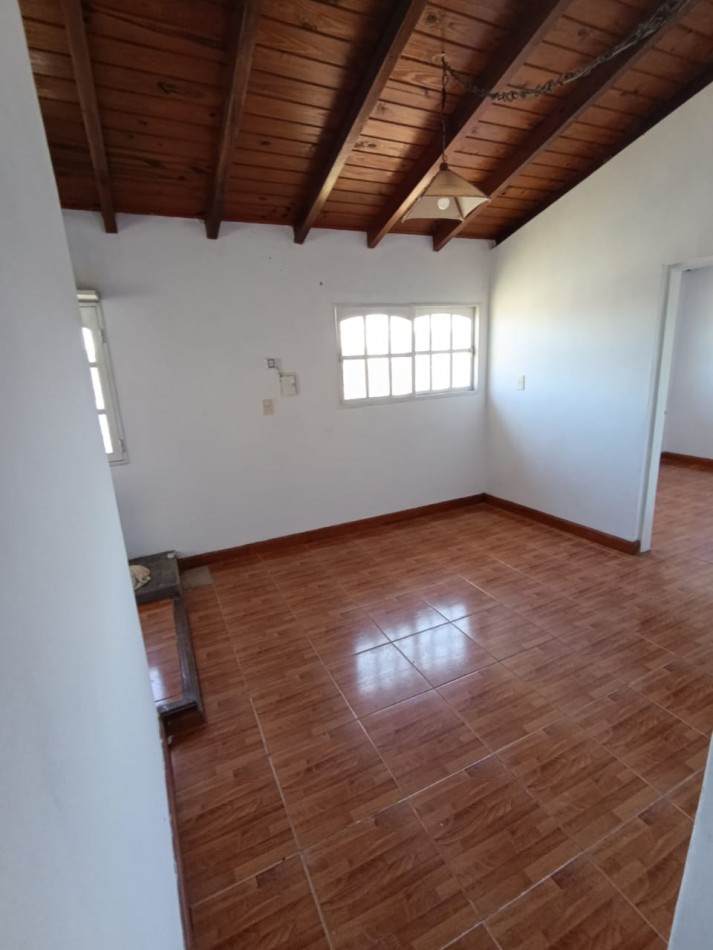 Alquiler casa Dos Dormitorios Sarobe a mts de Av. Ramirez Parana