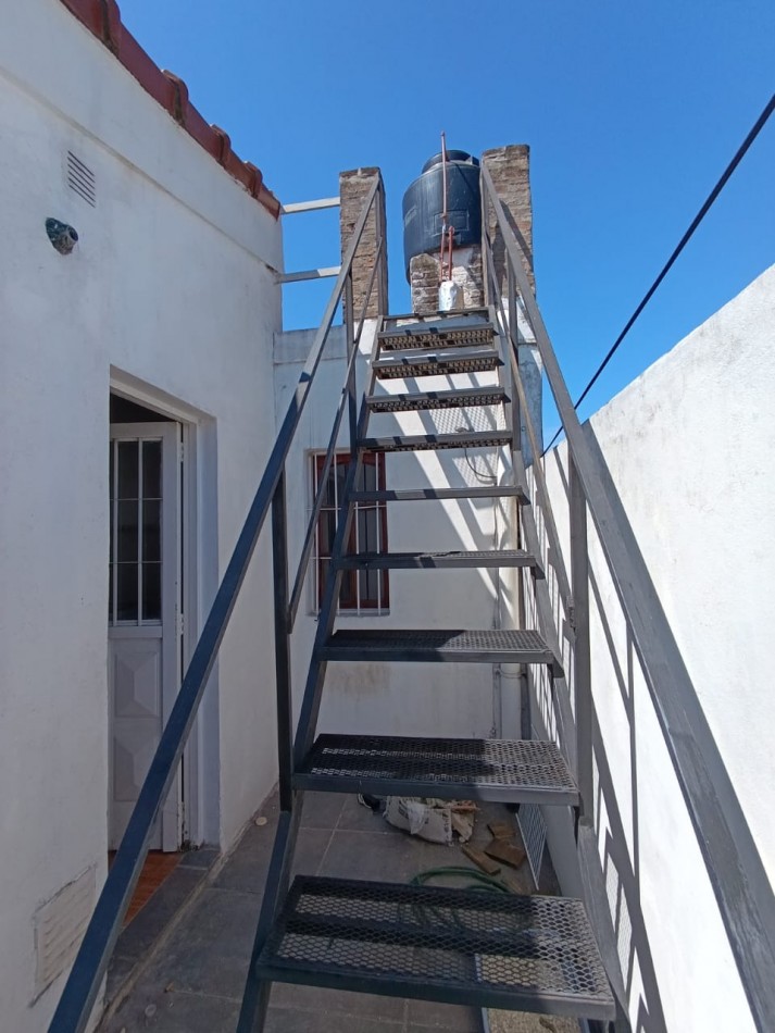 Alquiler casa Dos Dormitorios Sarobe a mts de Av. Ramirez Parana