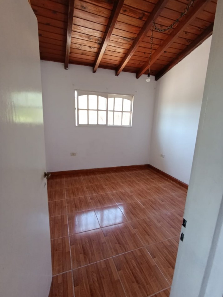 Alquiler casa Dos Dormitorios Sarobe a mts de Av. Ramirez Parana