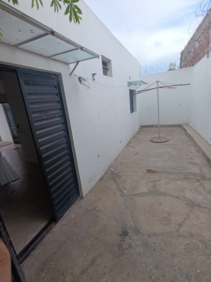 Alquiler Parana, casa 2 dormitorios, Interna. Excelente