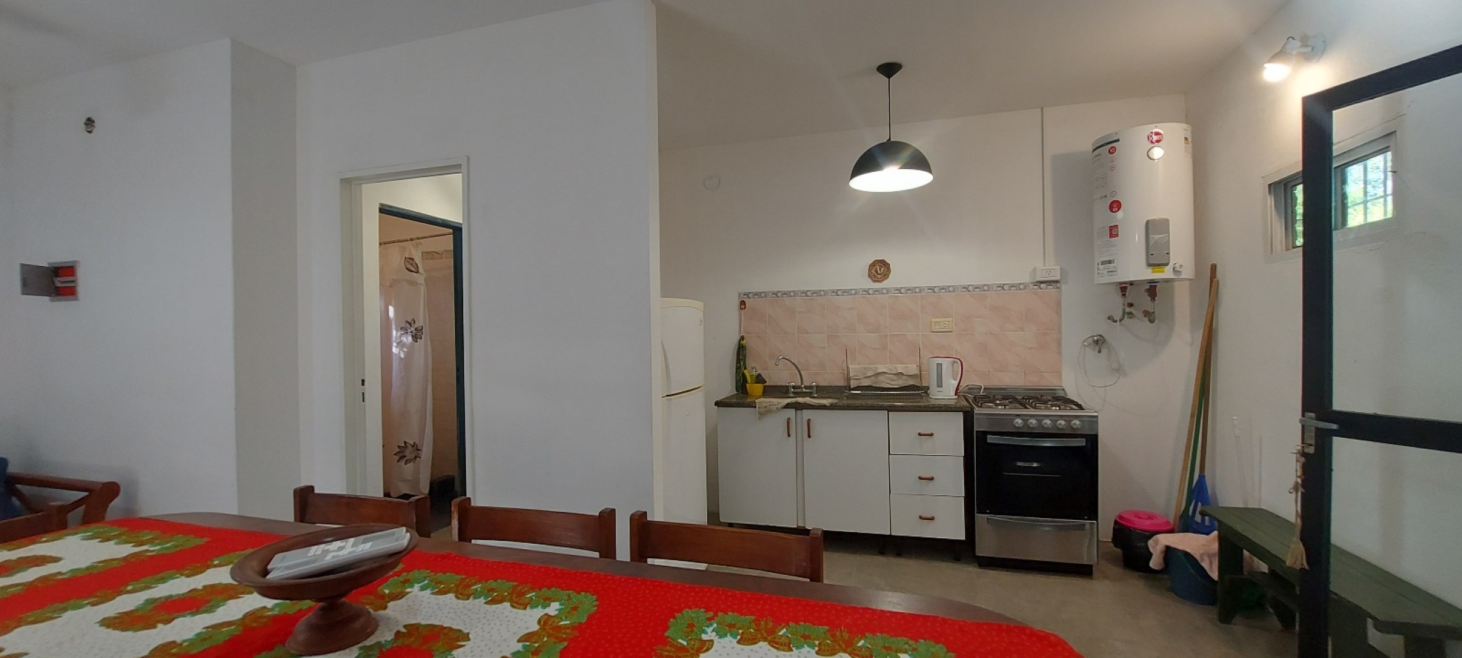CASA EN VILLA URQUIZA, AMOBLADA Y EQUIPADA