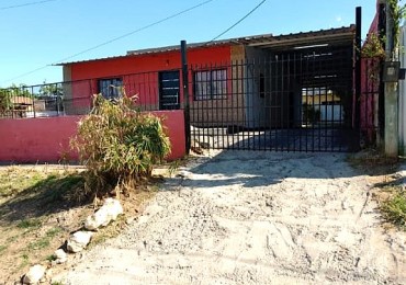 Se vende inmueble en calle El Moncholo, posibilidad de permuta