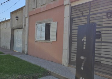 Casa en venta, Regis Martinez a mts de Blas Parera