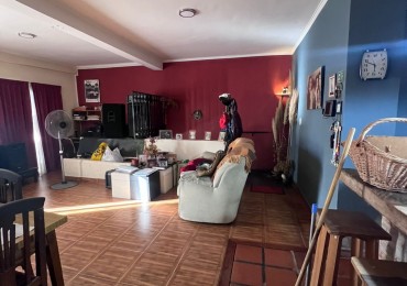 Departamento 2 dormitorios, zona Plaza Saenz Peña